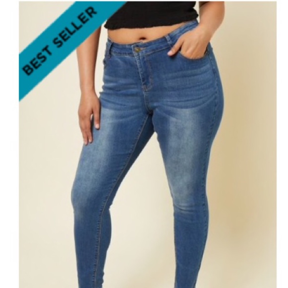 Plus Medium Wash Mid Rise Skinny Jeggings